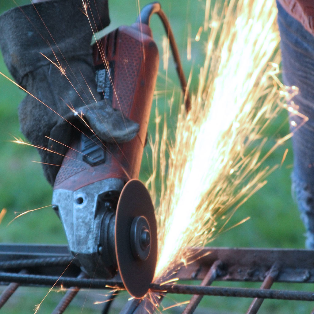 切割工序與施工安全-鋁板包覆防水處理與金屬材料